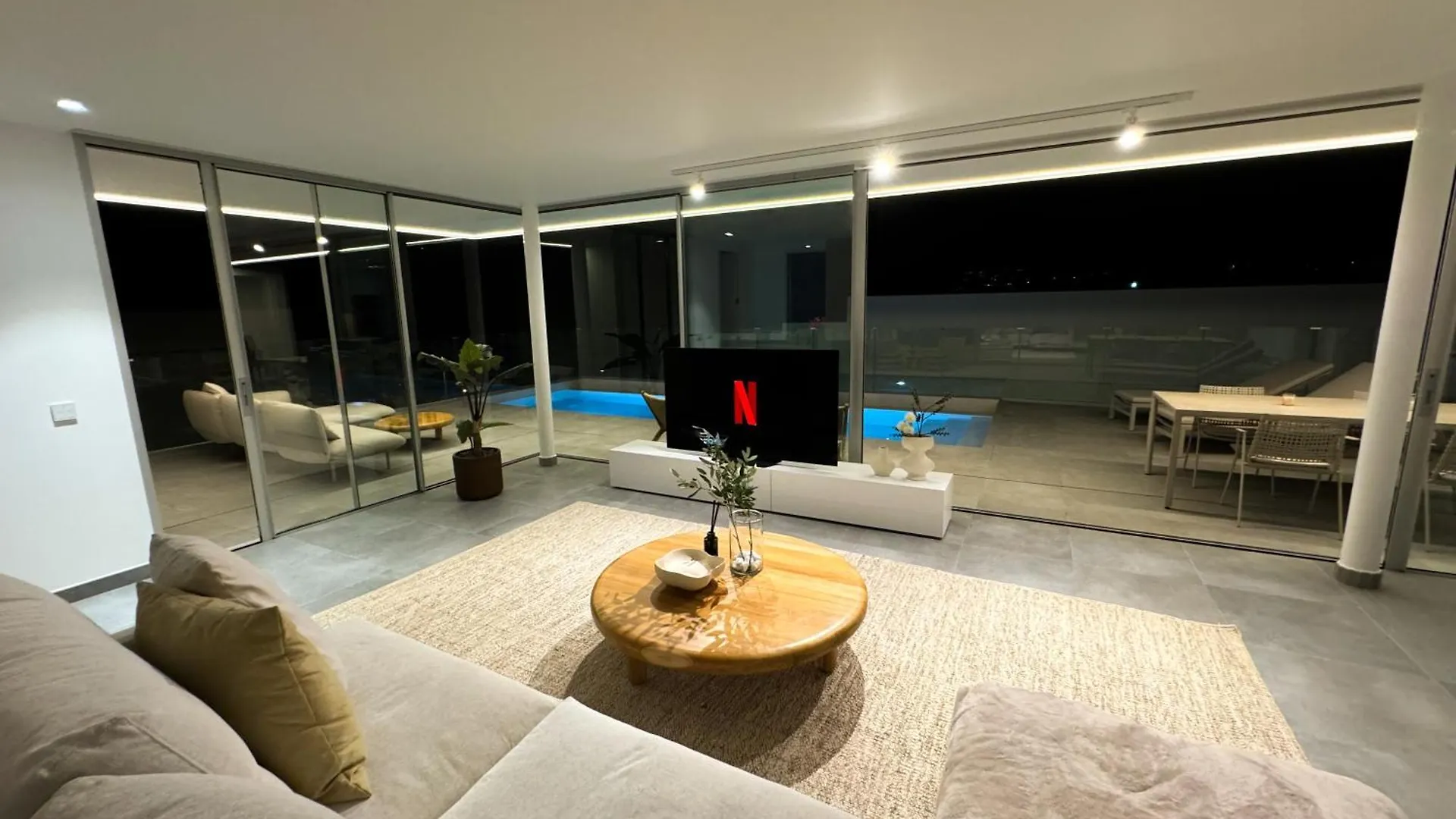 Villa Jan With Heated Pool 아데제